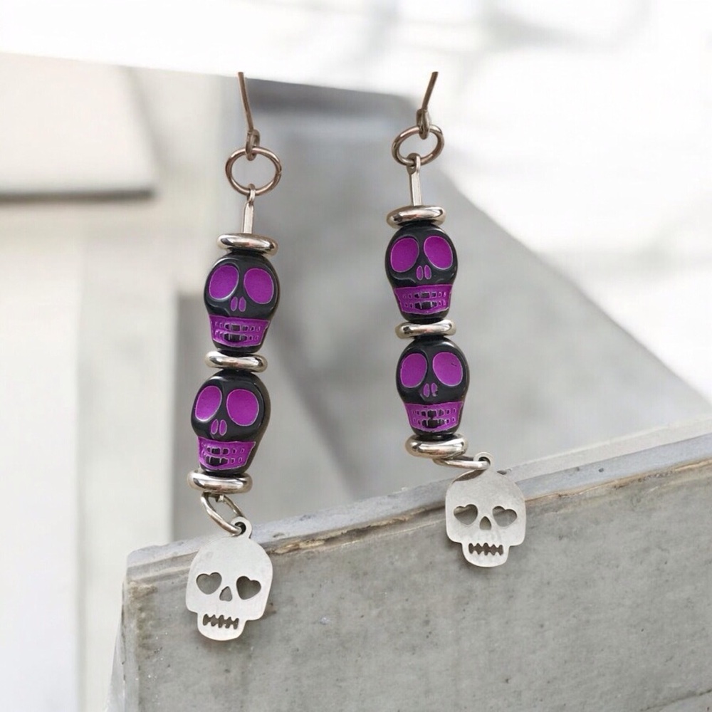 🆕 Skull Dangling Earrings Resin/Stainless Steel